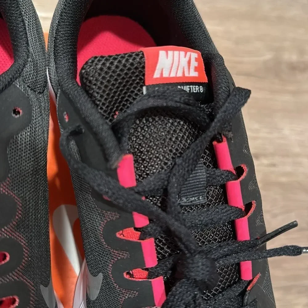 Nike Women's Black and Pink Running Shoes